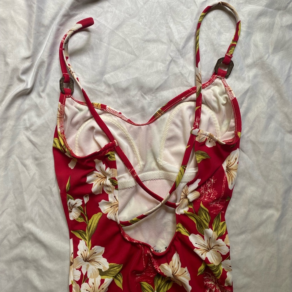 🌺 90’s Leilani floral red one-piece swimsuit - Picture 2 of 7